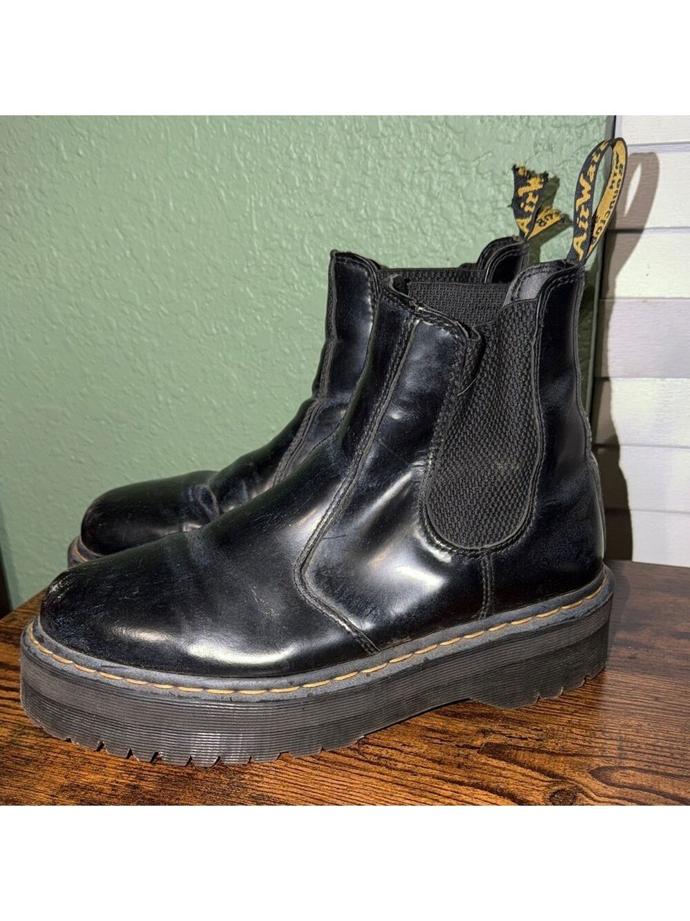 Dr Martens 2976 Air Wair platform boots unisex Docs Doc